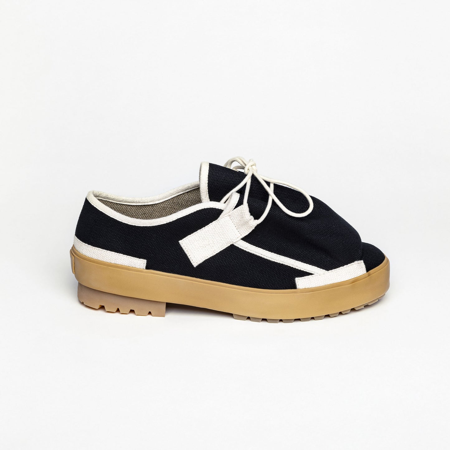 PLEATED LOAFER Black Ecru